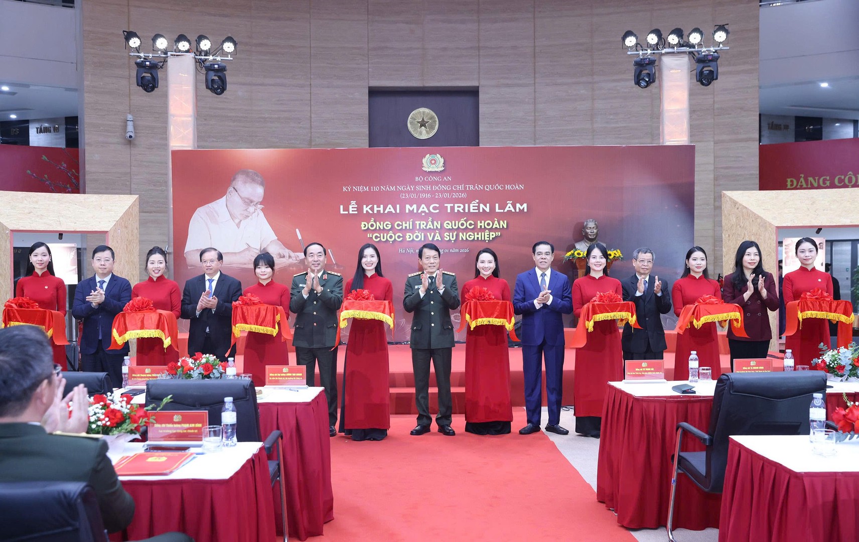 Khai mạc triển lãm “Đồng chí Trần Quốc Hoàn – Cuộc đời và sự nghiệp”